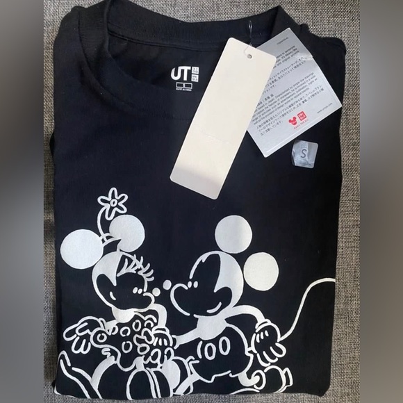 NWT uniqlo mickey and minnie  shirt - Picture 2 of 2